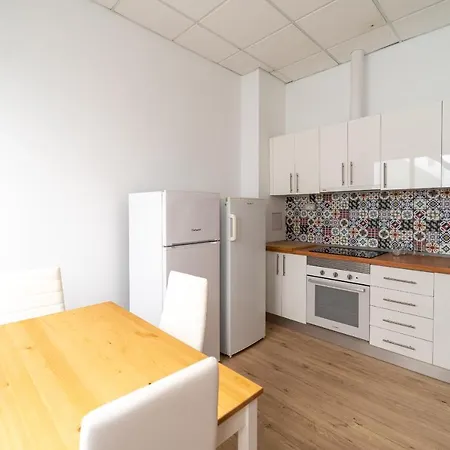 Homestay Un Lugar House Canteras - Coliving