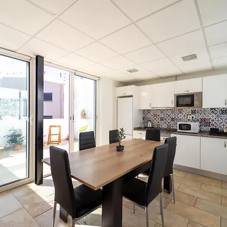 Homestay Un Lugar House Canteras - Coliving